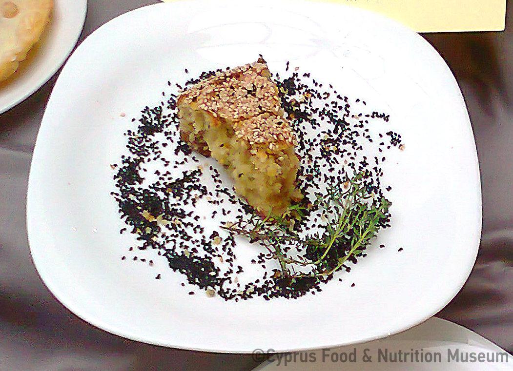 Porno video: Yetuk qoshnini sikdi